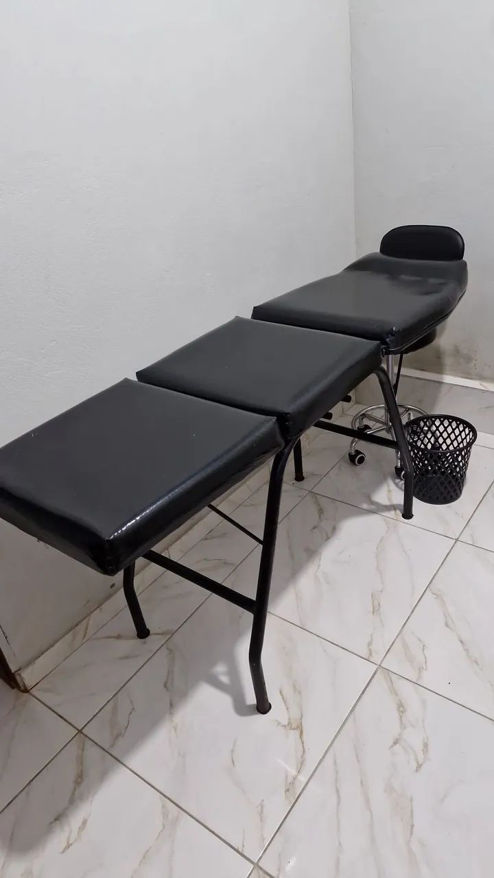 Aesthetic treatment bed