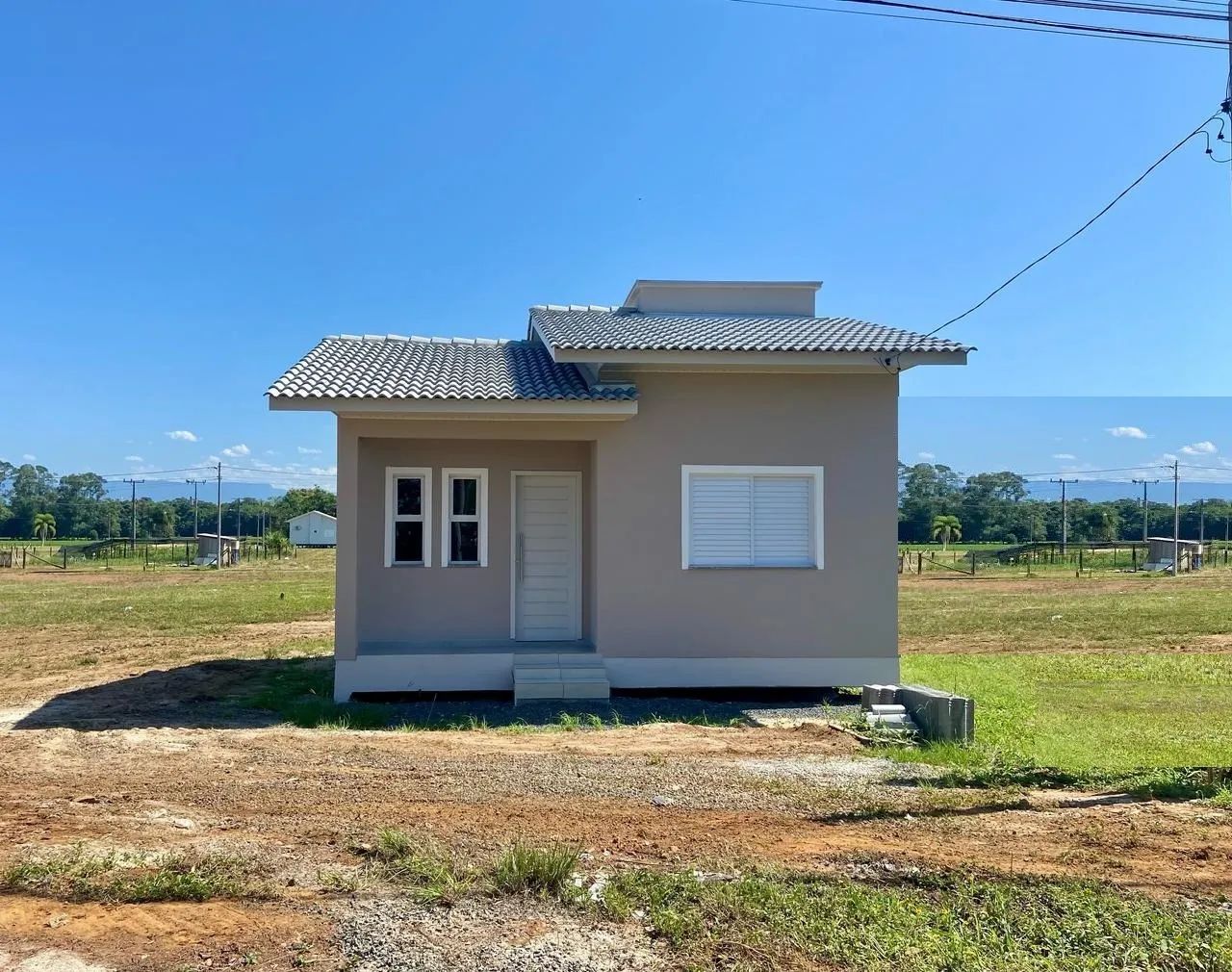Casa de 60,0m² de área privativa com 02 quartos.
