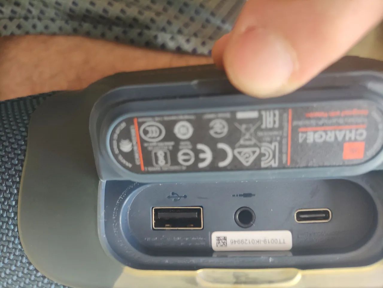 Caíxa som JBL charge 4 a prova água original  - Foto 5