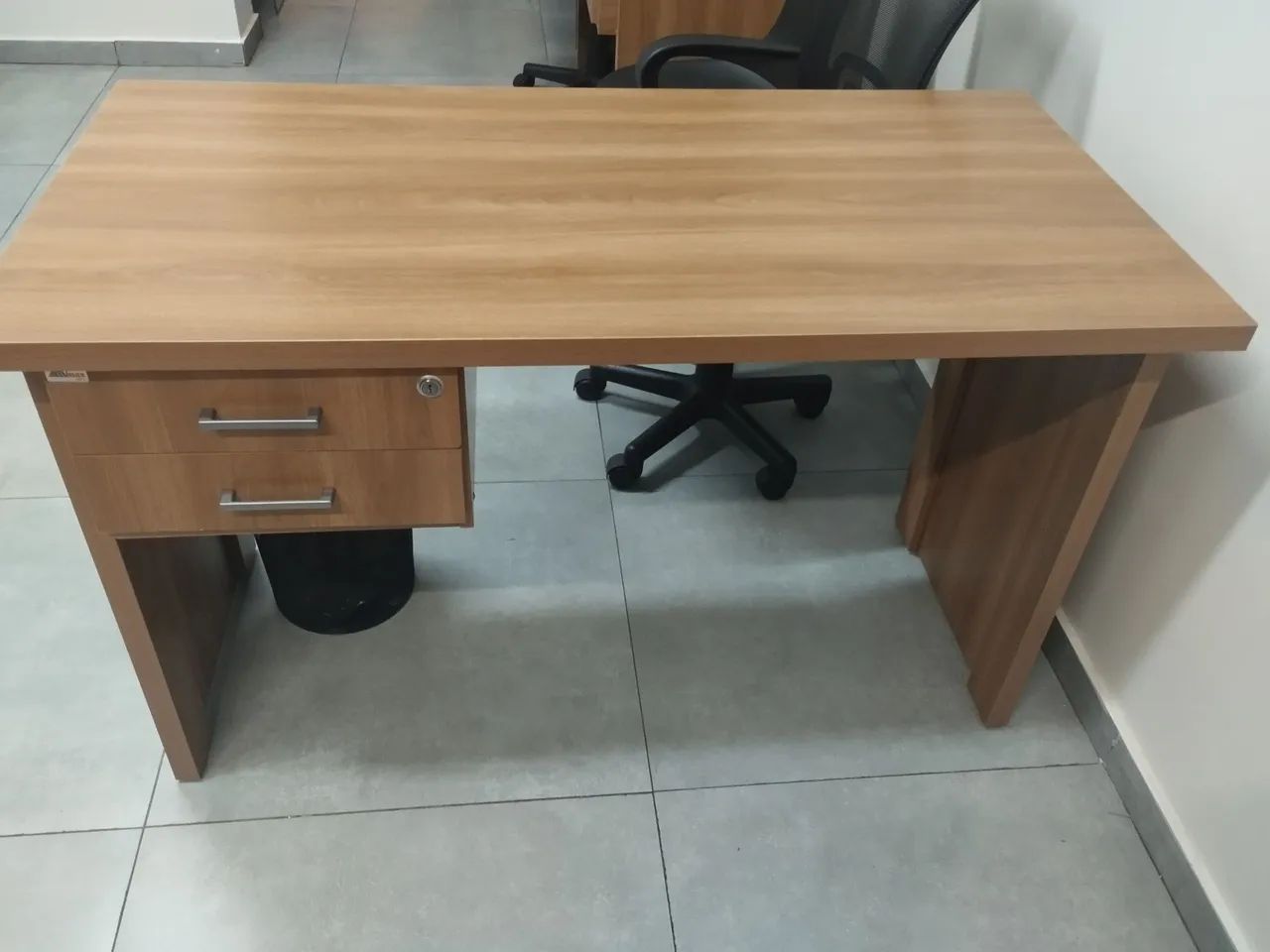 Vende-se mesa de escritório 