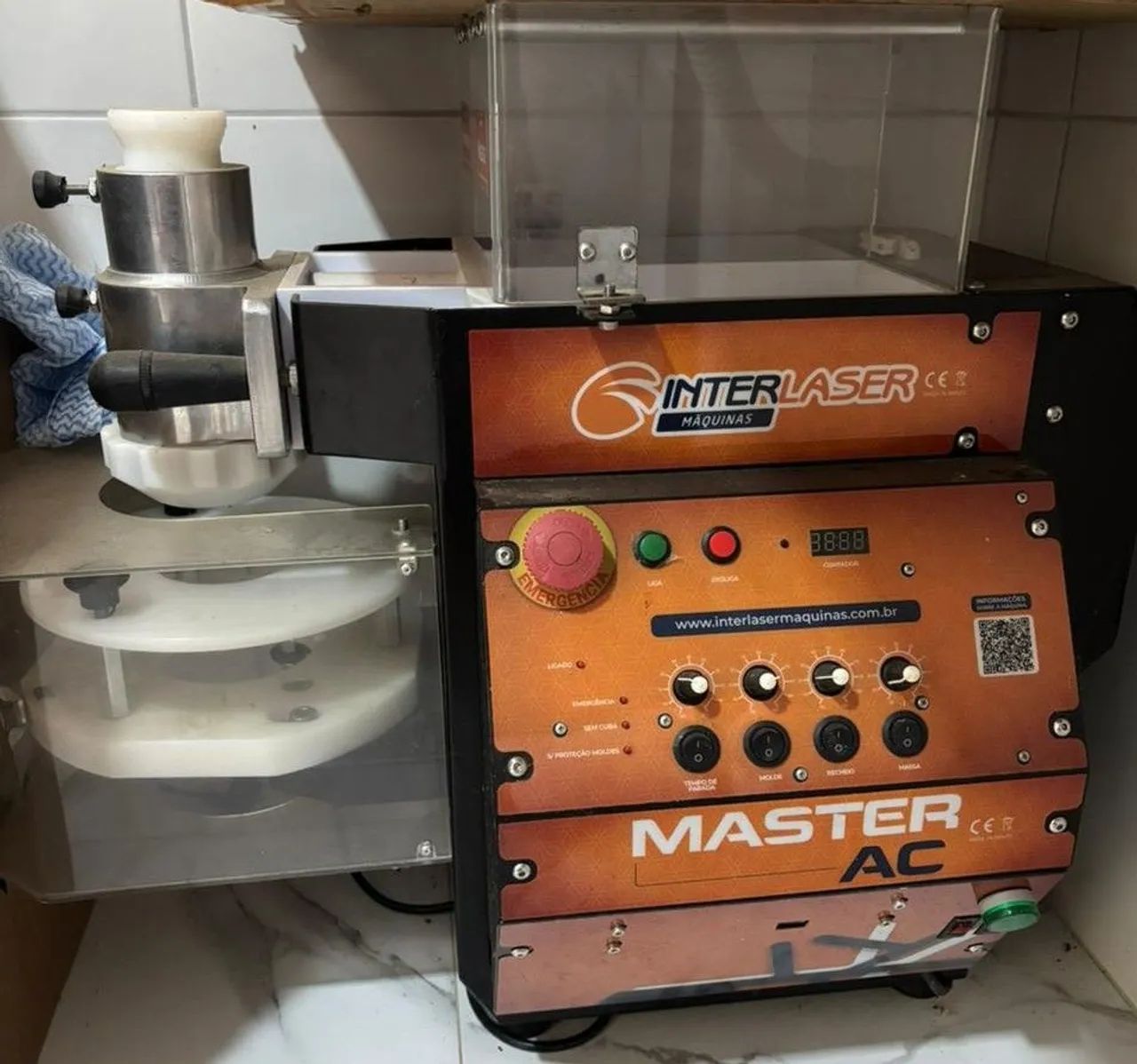 Máquina de fazer salgados e doces JetFood Master AC 5.0