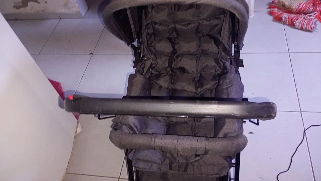 Carrinho de bebê unissex  - Foto 2