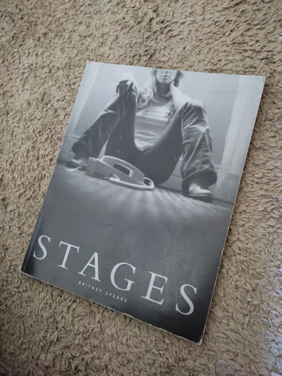 Britney Spears Stages 2002 Livro + DVD + Pôster Original - Foto 3