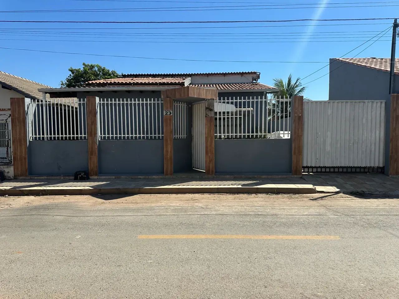 Imóvel para venda com 130 metros quadrados com 4 quartos em Jardim Comodoro - Cuiabá - MT