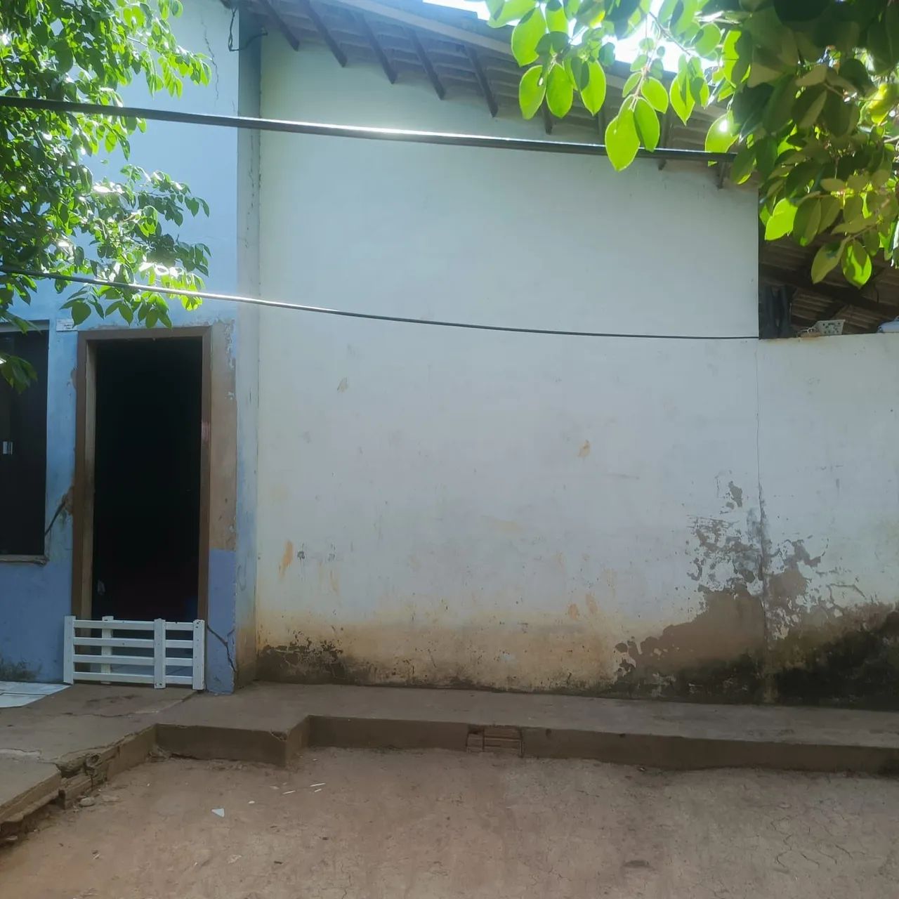 Vendo ou troco esta casa numa chácara. - Foto 2