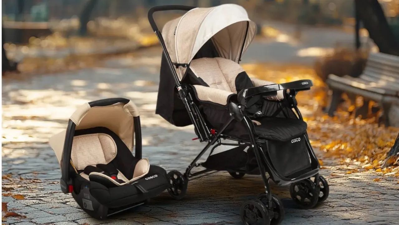 Carrinho de Bebê com Bebê Conforto