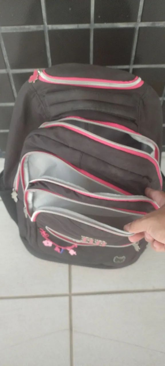 VENDO MOCHILA COM RODINHAS RB - Foto 2