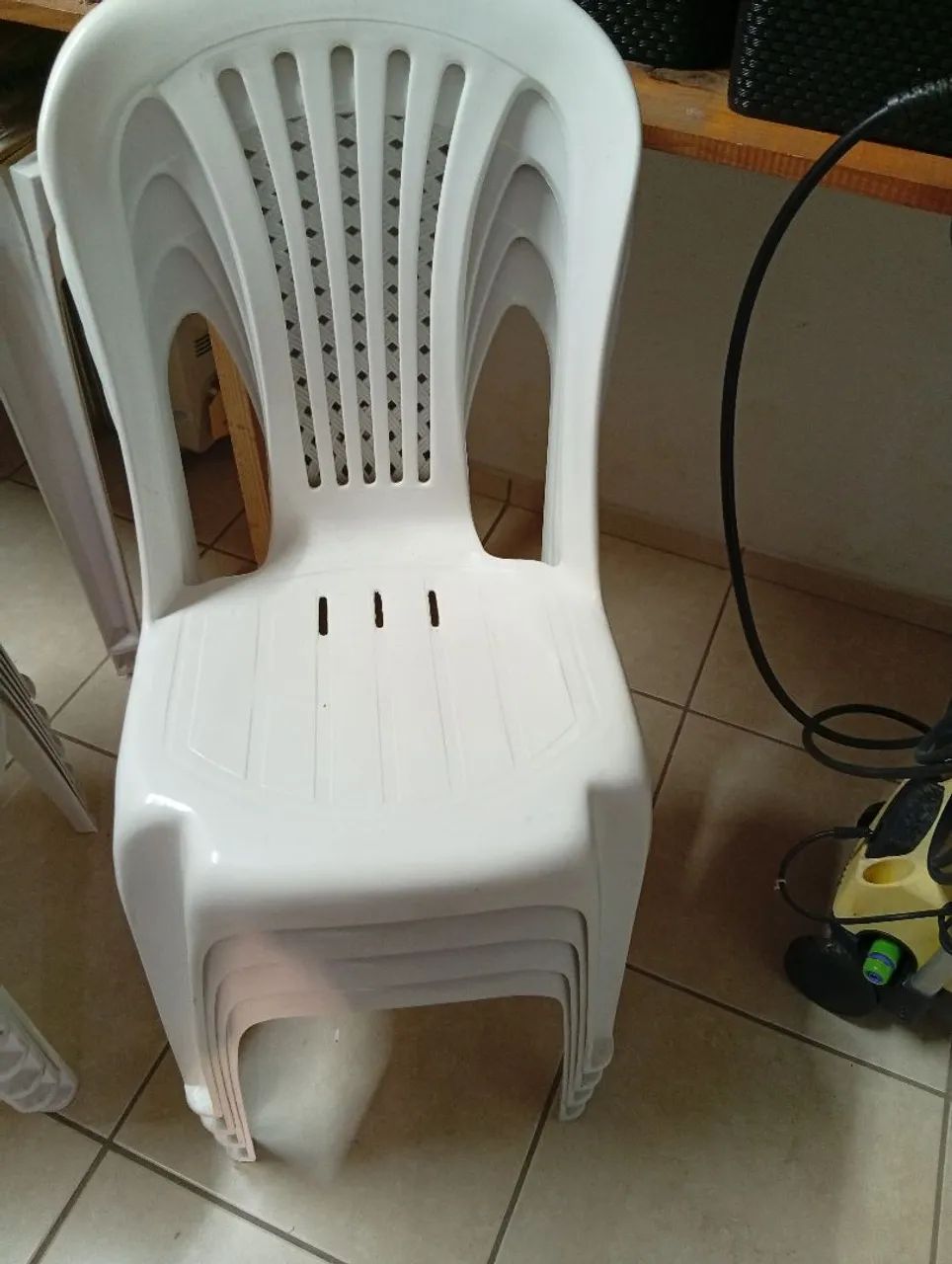 Cadeiras de plástico 
