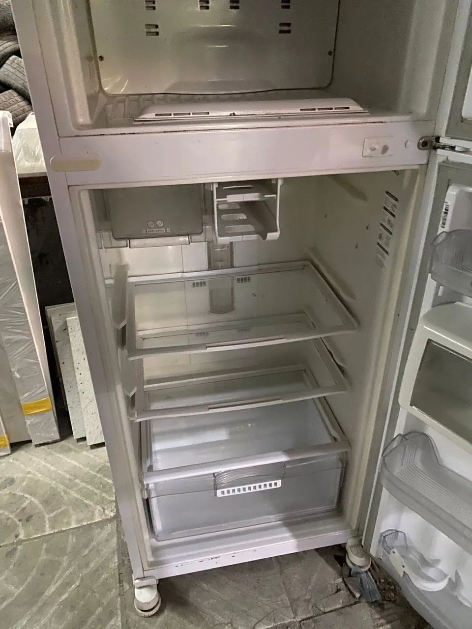 Geladeira 220 - Foto 2