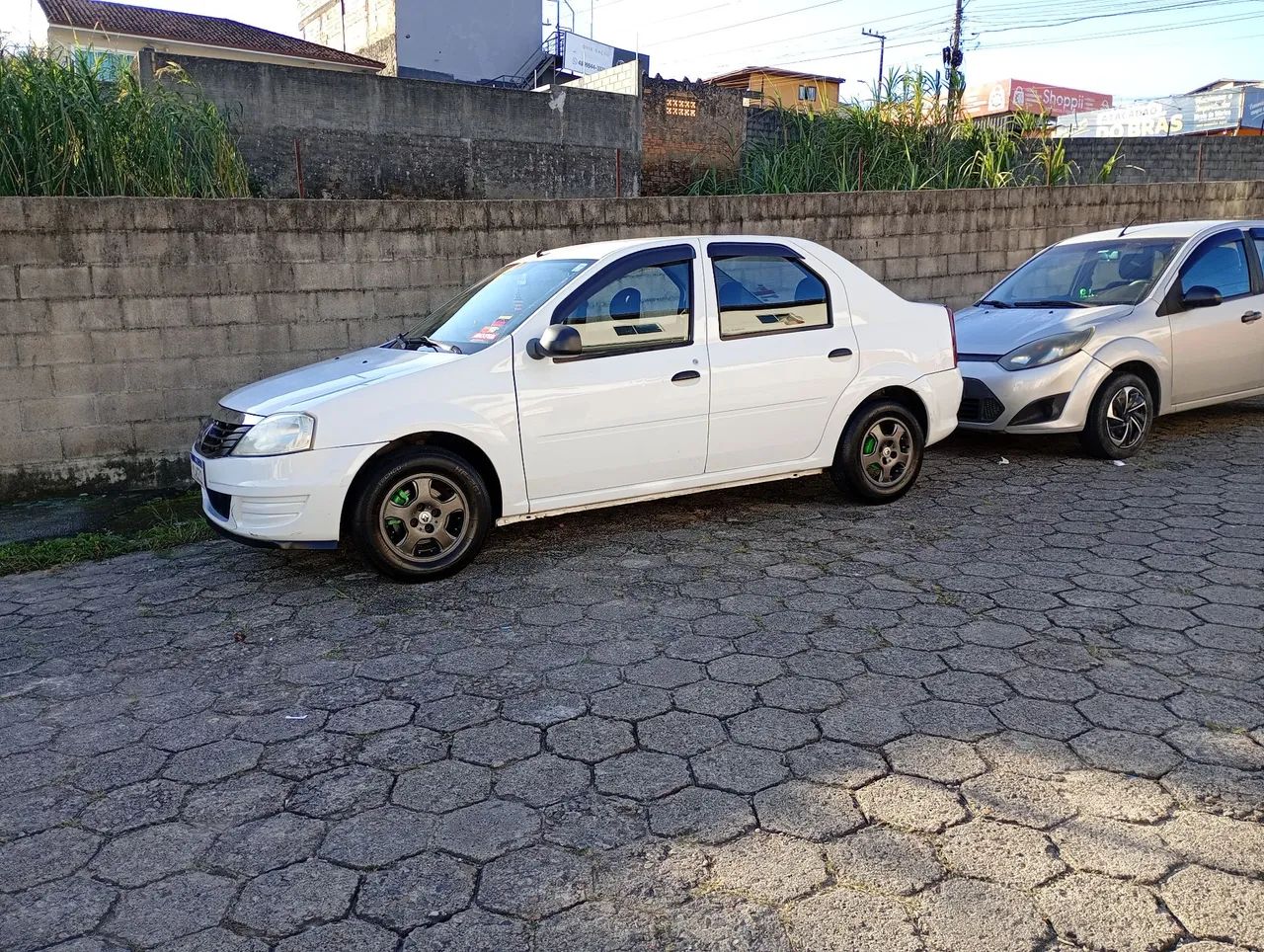 Renault Logan Authentique Hi-flex 1.0 16V 4P 2012 - Foto 3