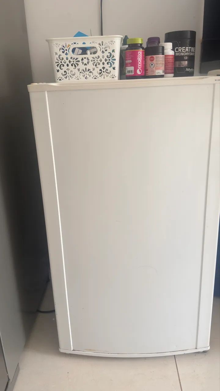 Vendo frigobar Electrolux 
