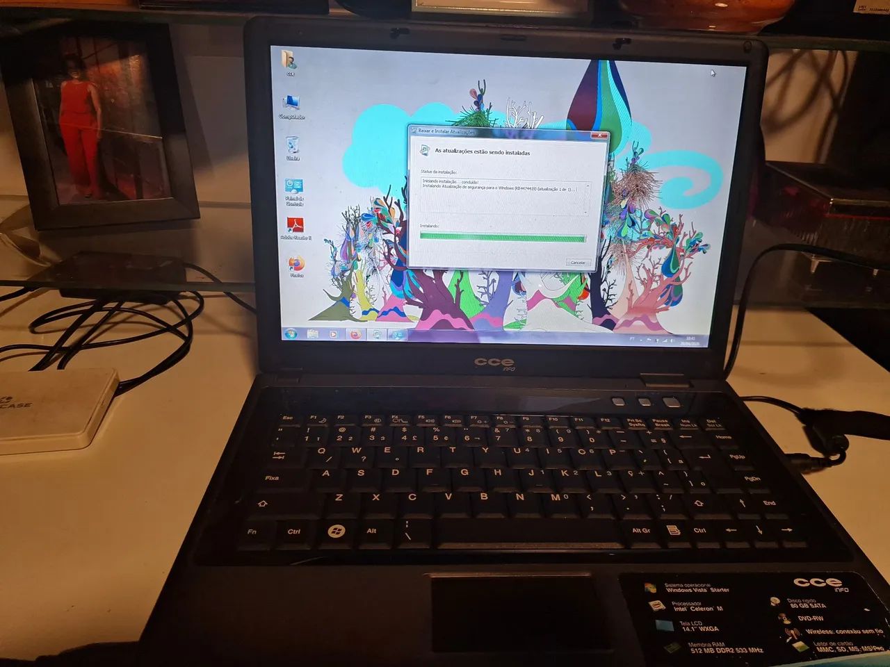 Notebook cce.  Windows 7 .2 gb de ram HD 80 gb .tudo funcionando menos  bateria  - Foto 2