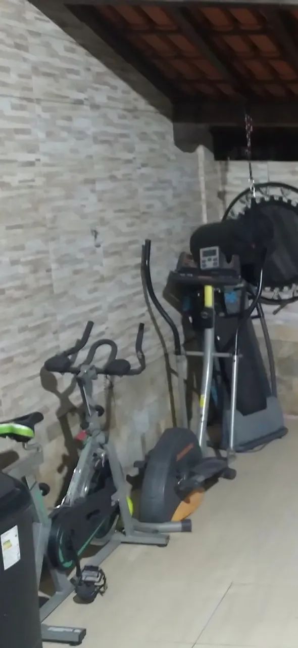 Esteira elíptico e bicicleta 