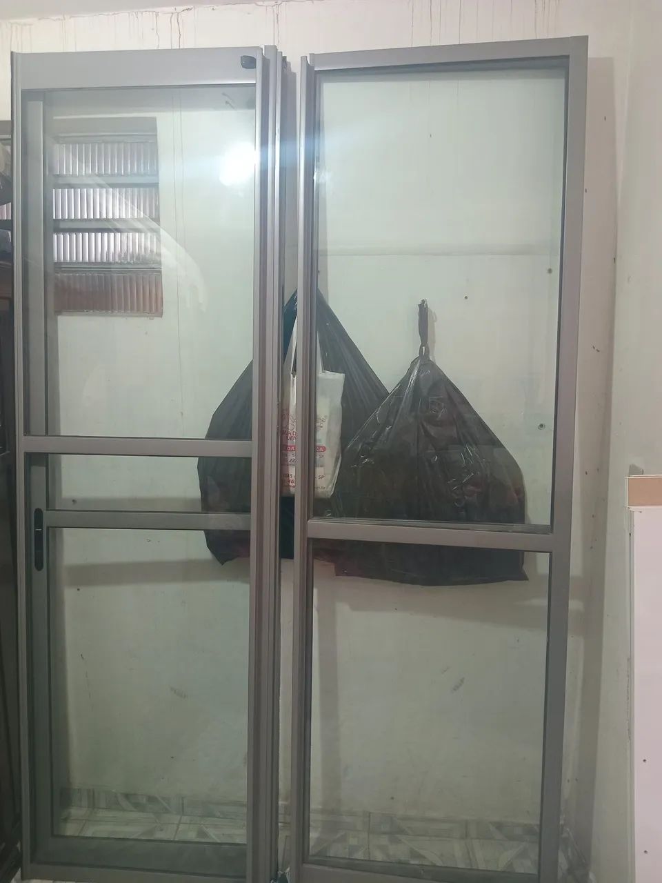 Porta de alumínio e Vidro de 8m  - Foto 5