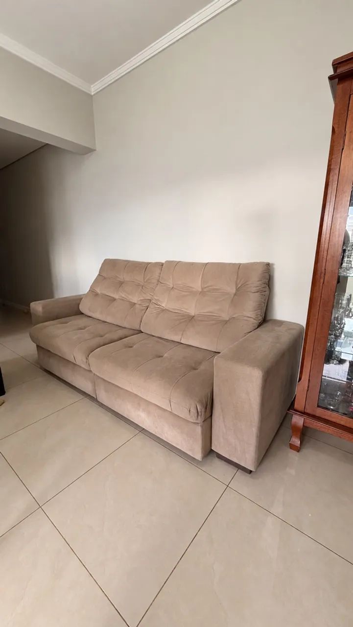 SOFÁ RETRÁTIL E RECLINÁVEL À VENDA
