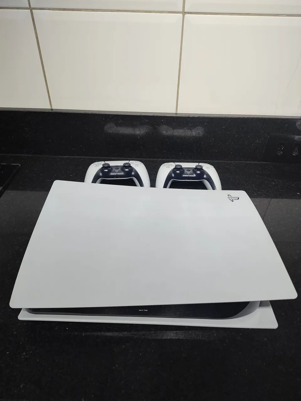 Playstation 5 com 2 controles  - Foto 4