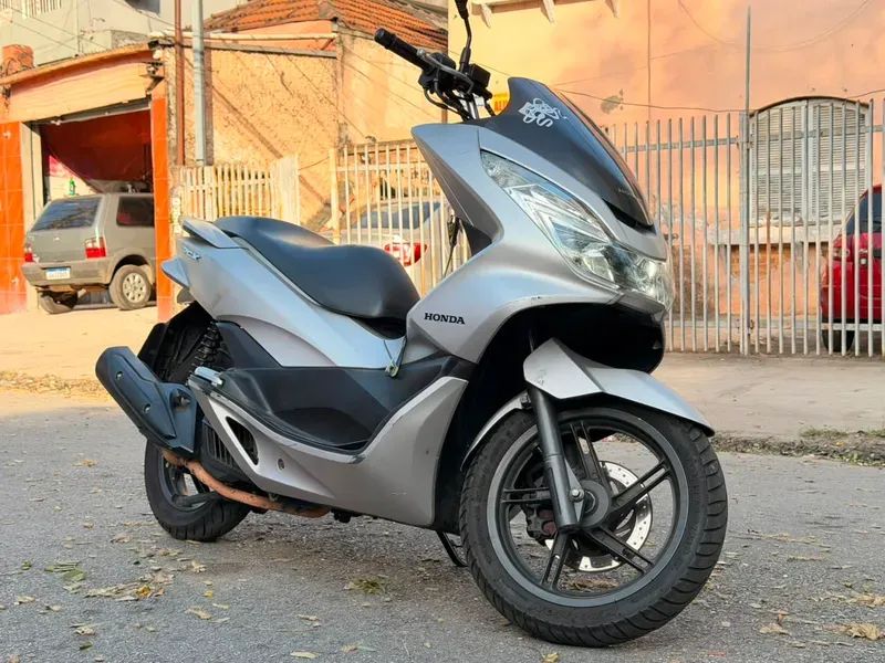 Honda PCX Gasolina Automático - Foto 5