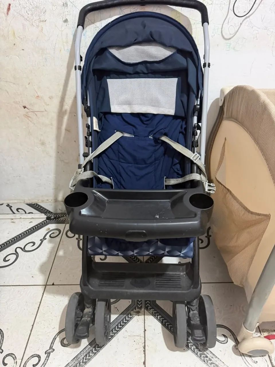Carrinho de bebê e cercadinho  - Foto 3