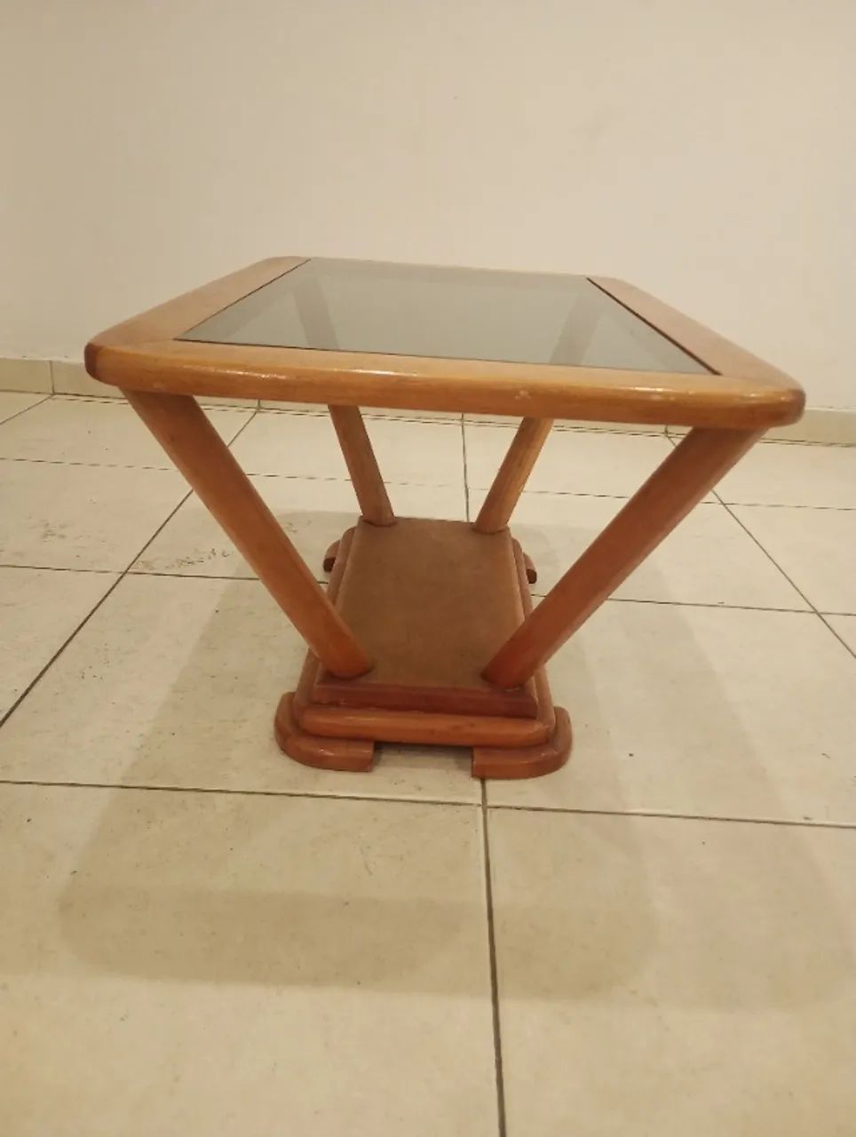 Mesa de centro para sala com tampa de vidro fumê  - Foto 2