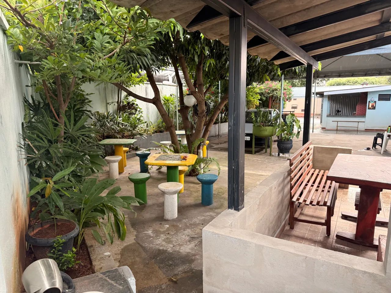Lote com casa e área de lazer 
