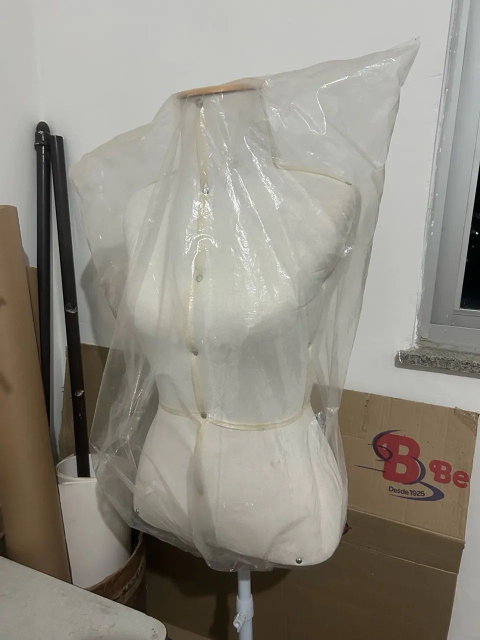 Busto de roupa  - Foto 2