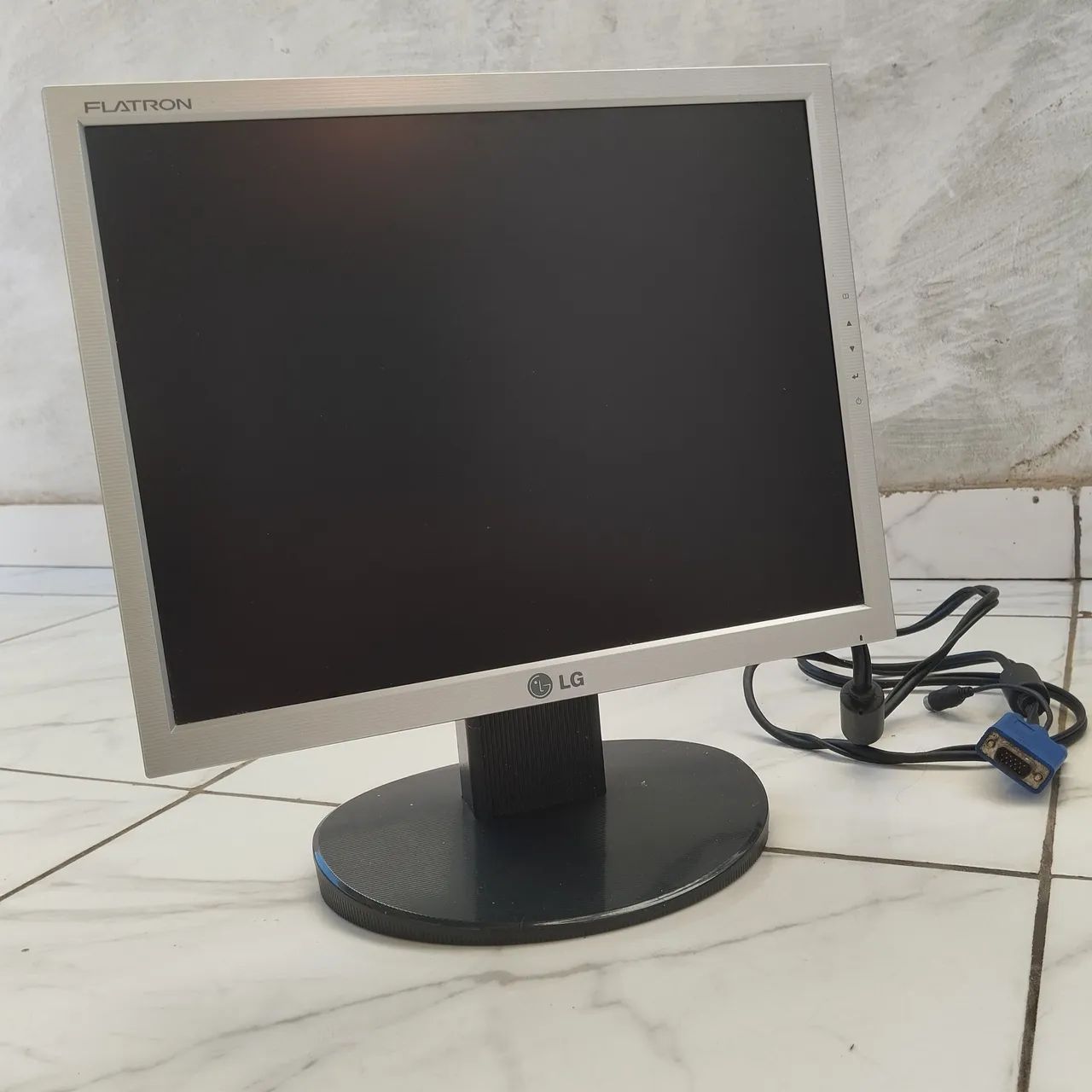 Monitor LG Flatron L1553S-SF 15 Polegadas 