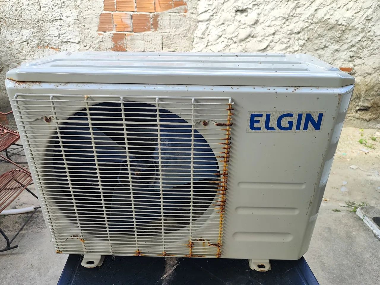 Condensadora 18.000 btus com gás recolhido 