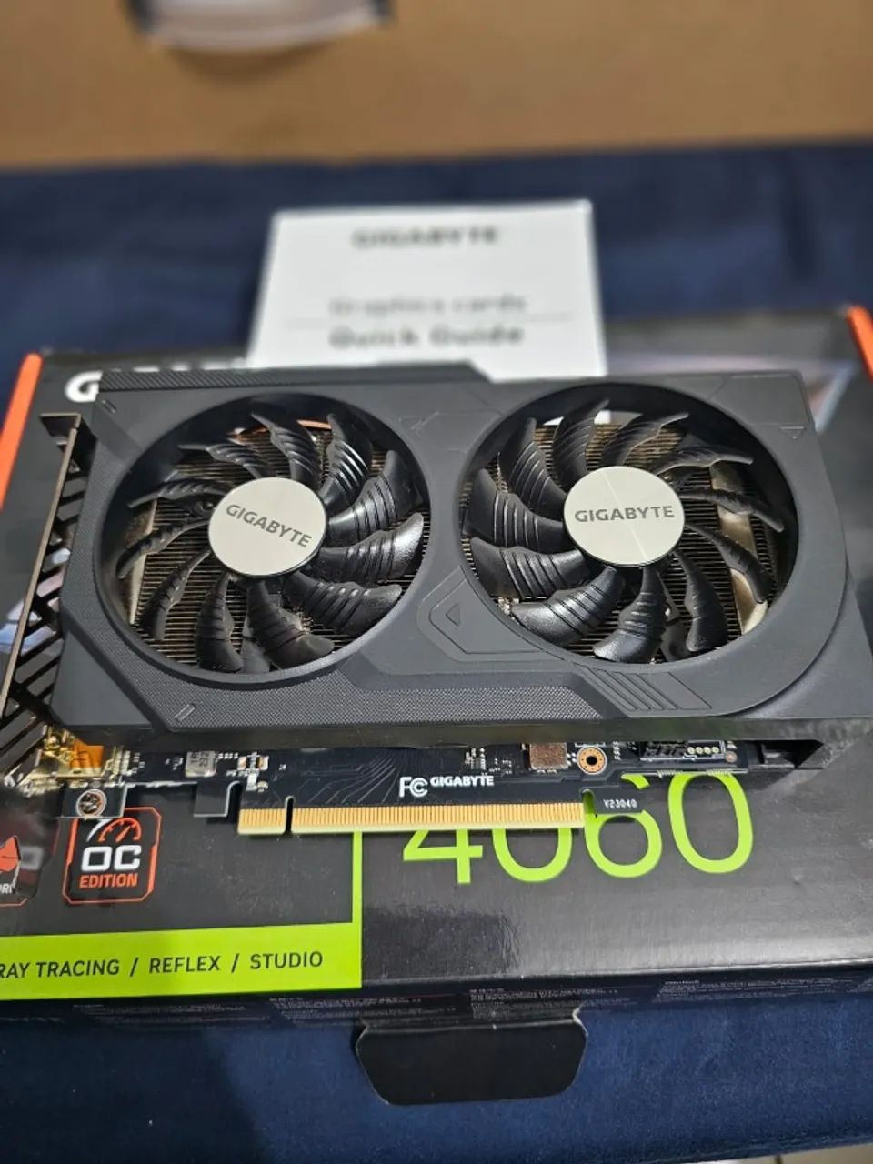 Placa de video RTX 4060 Gigabyte