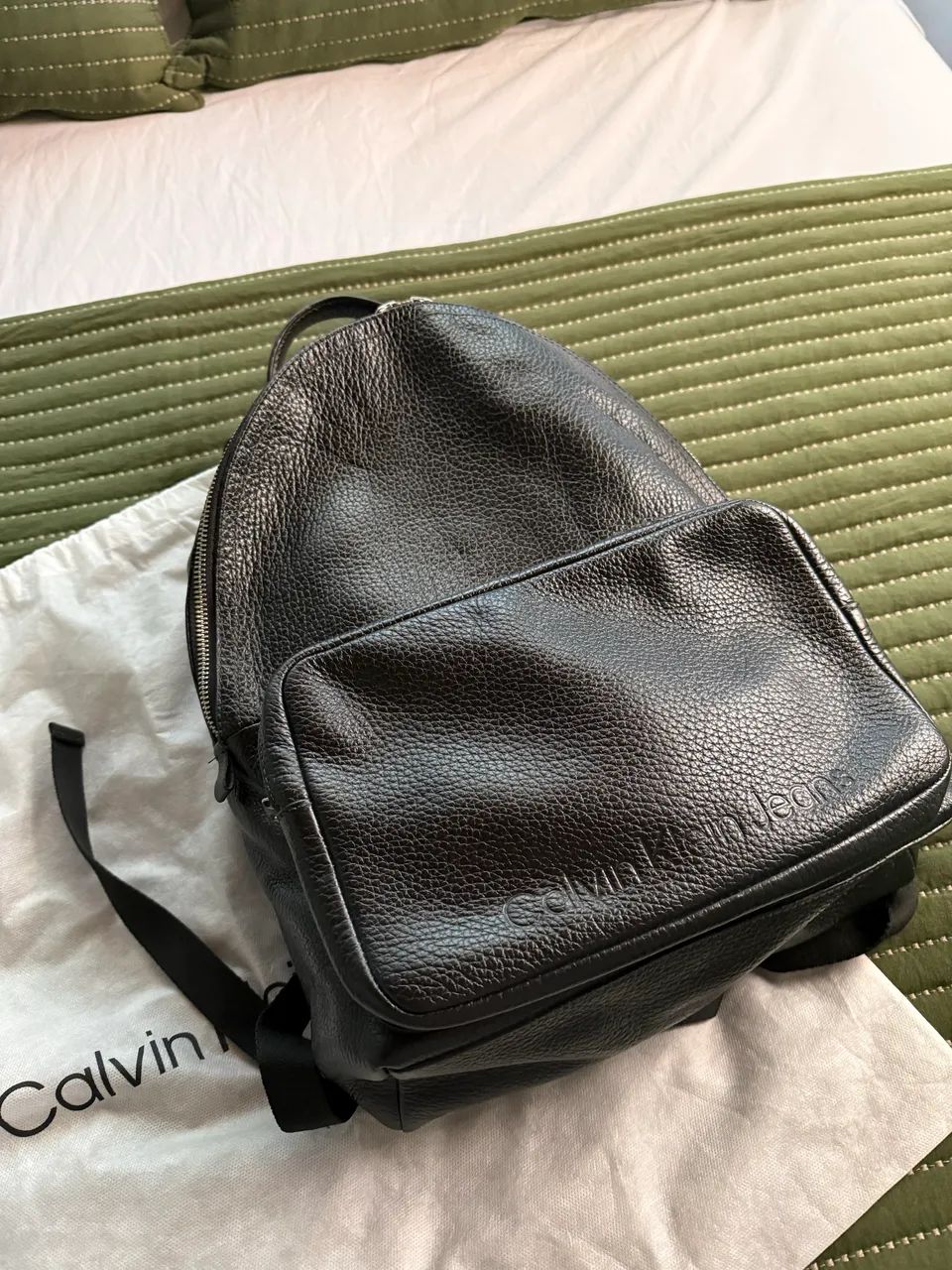 Bolsa/Mochila Calvin Klein 100% Couro - Foto 3