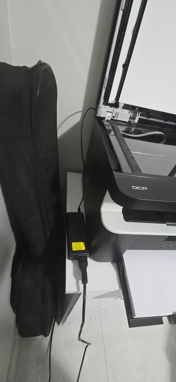 Impressora Brother Multifuncional Laser  DCP1617 - Foto 4