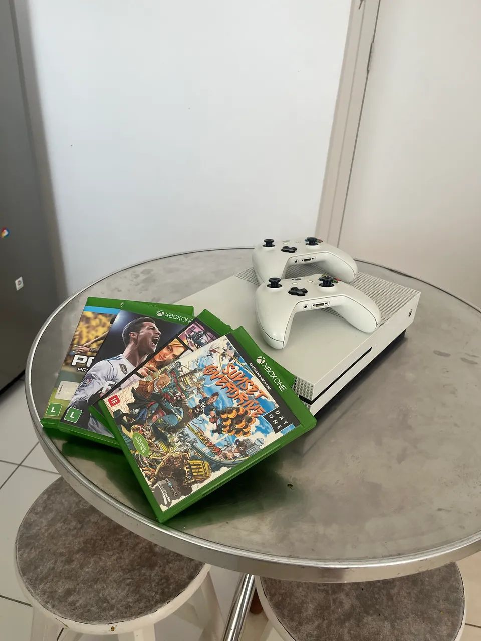 Xbox One S