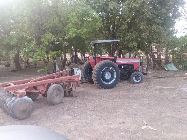 trator  MF 290 com 03 implementos - Foto 4