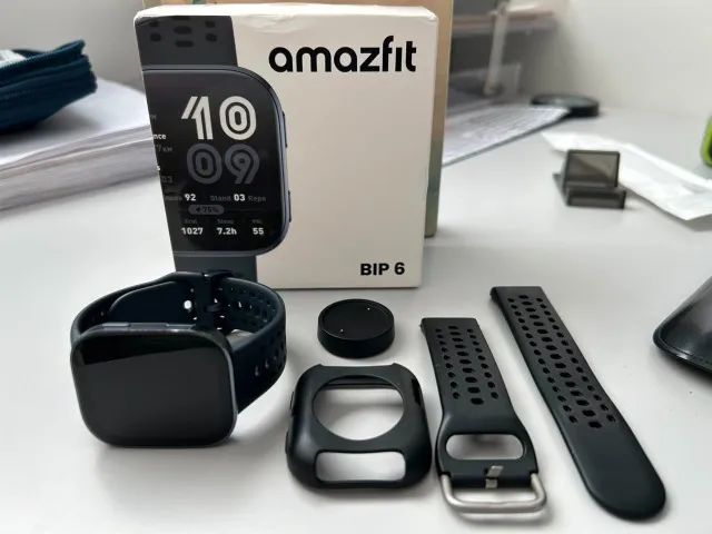 SMARTWATCH AMAZFIT BIP 6 + CAPA E PULSEIRA EXTRA
