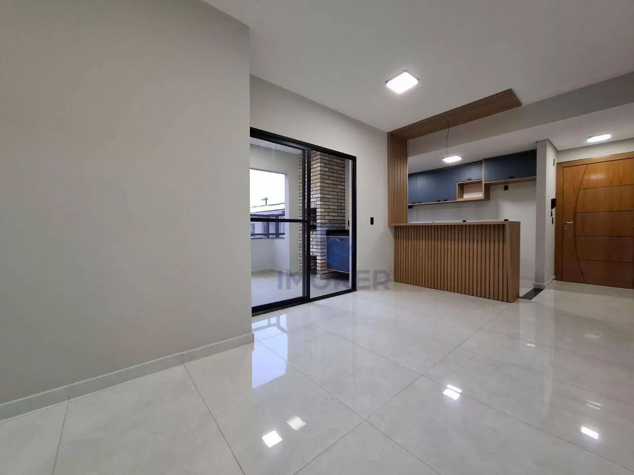 Apartamento no Concórdia Residence, no centro de Poá/SP; 2 dormitórios (1 suíte); 1 vaga.