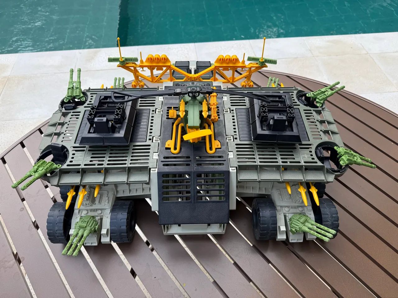 Gi Joe The General Tank e Locust comandos em ação - Hobbies e