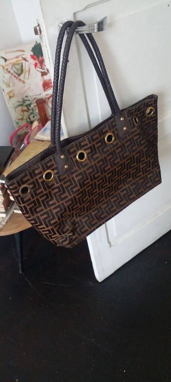 Bolsa famosa  lona e alsa de couro  em bom estado - Foto 3