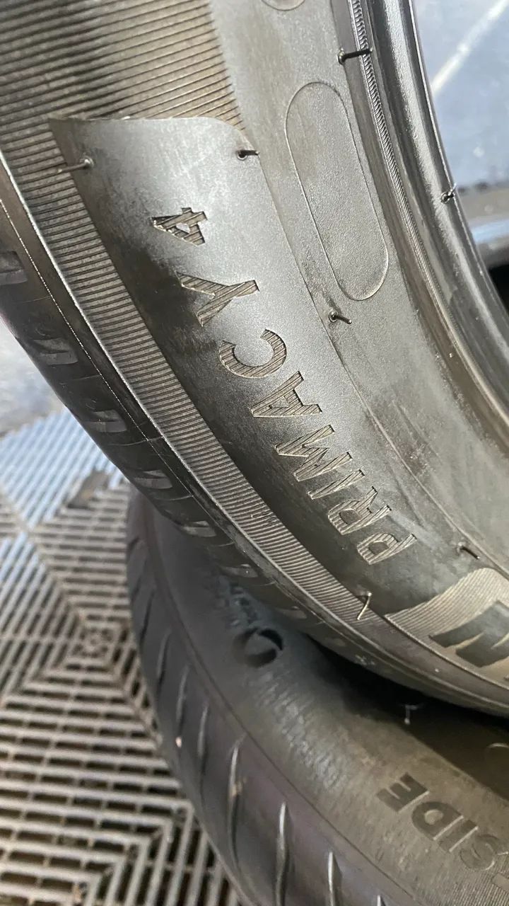 Pneu Michelin 215/55 R18 - Foto 4