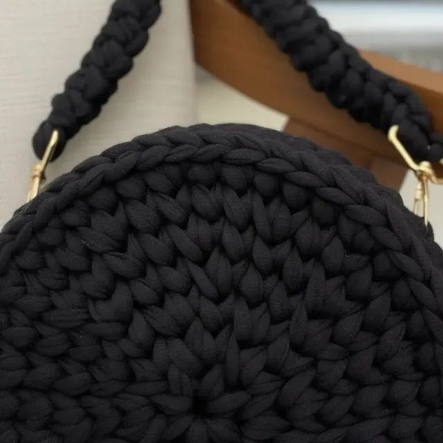 Bolsa Crochê Redonda Preta Feminina Alça Estilo Moderna - Foto 3