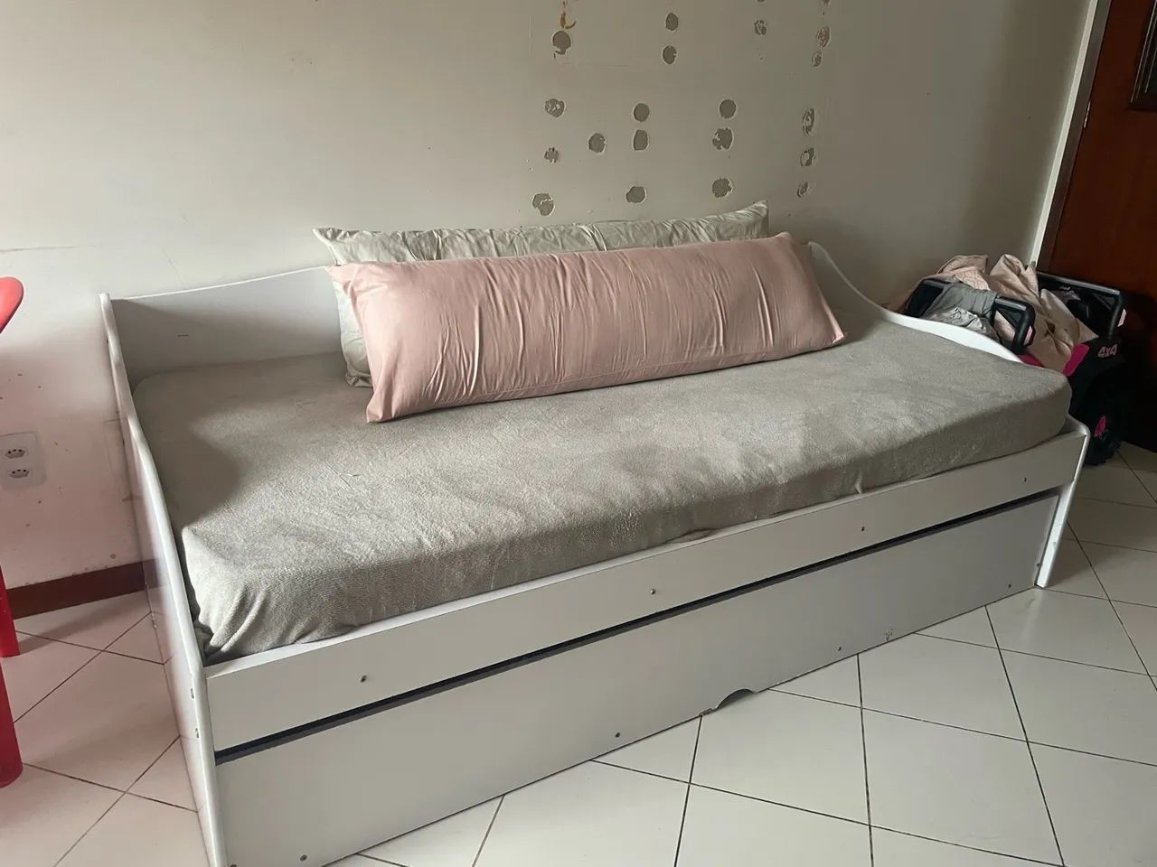 Cama com auxiliar 