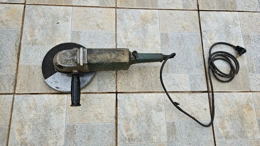 Esmerilhadeira angular Bosh 1600W  220V - Foto 2