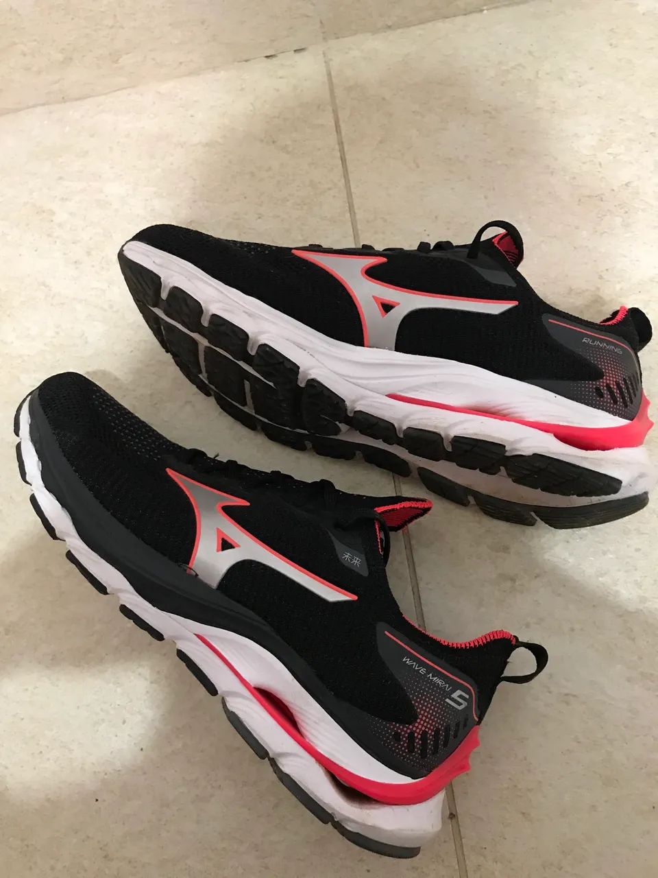 Mizuno - Foto 2