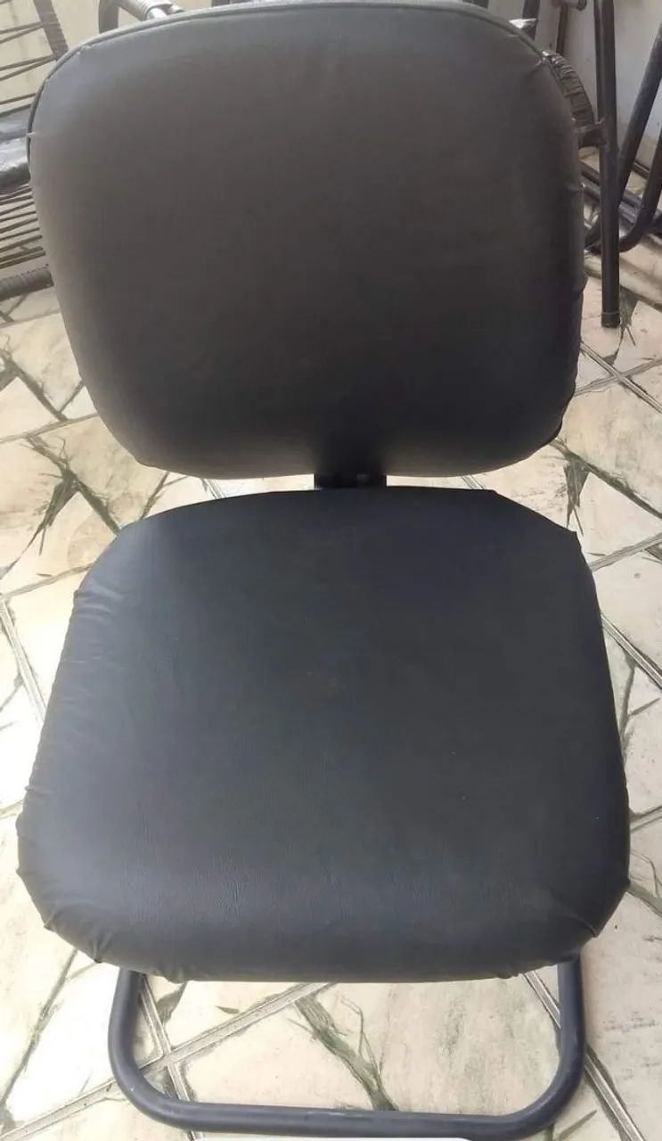 Cadeira preta para escritório  - Foto 4