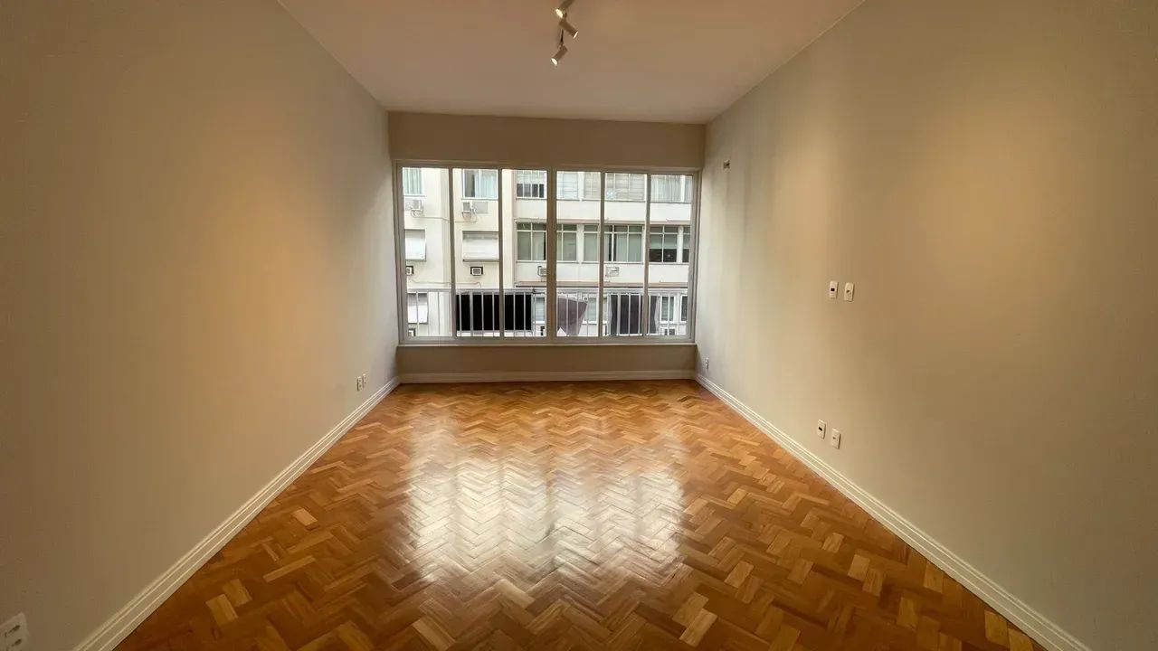 APARTAEMNTO 3 QUARTOS COM VAGA EM COPACABANA