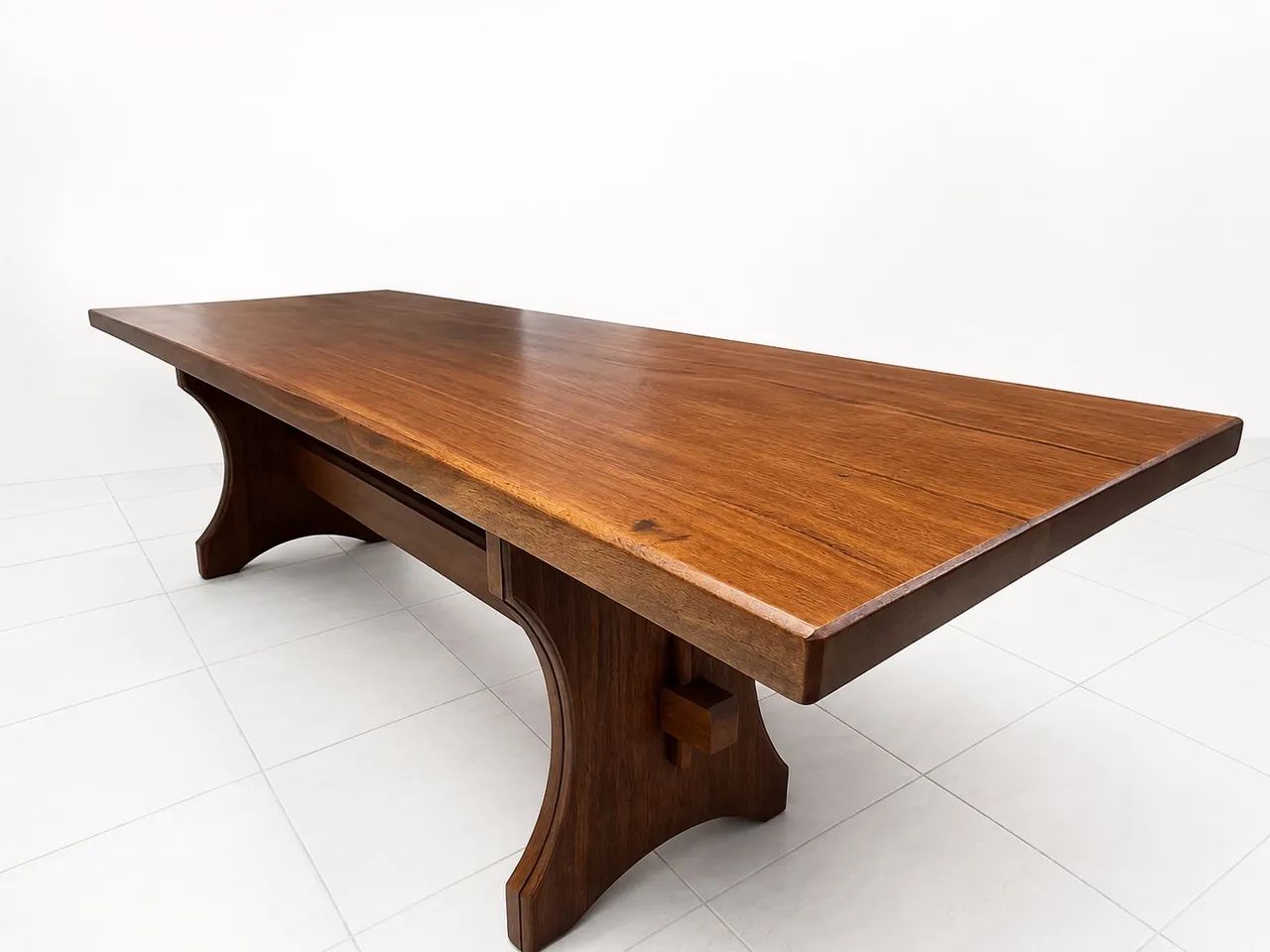 Mesa em madeira do Norte 