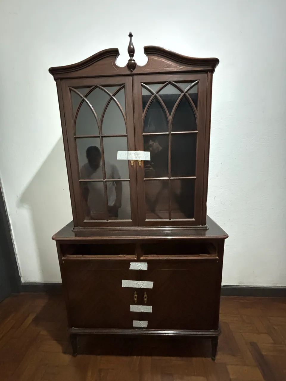Cristaleira madeira maciça 