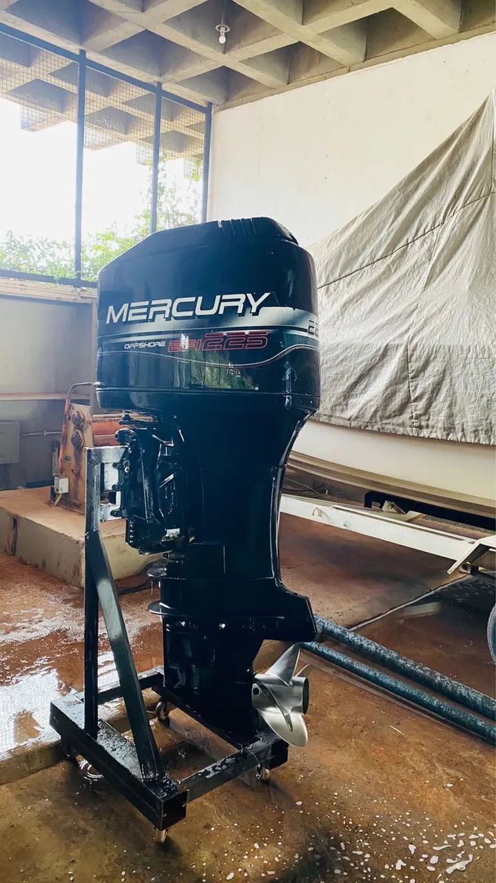 Motor de popa 225 hp mercury 