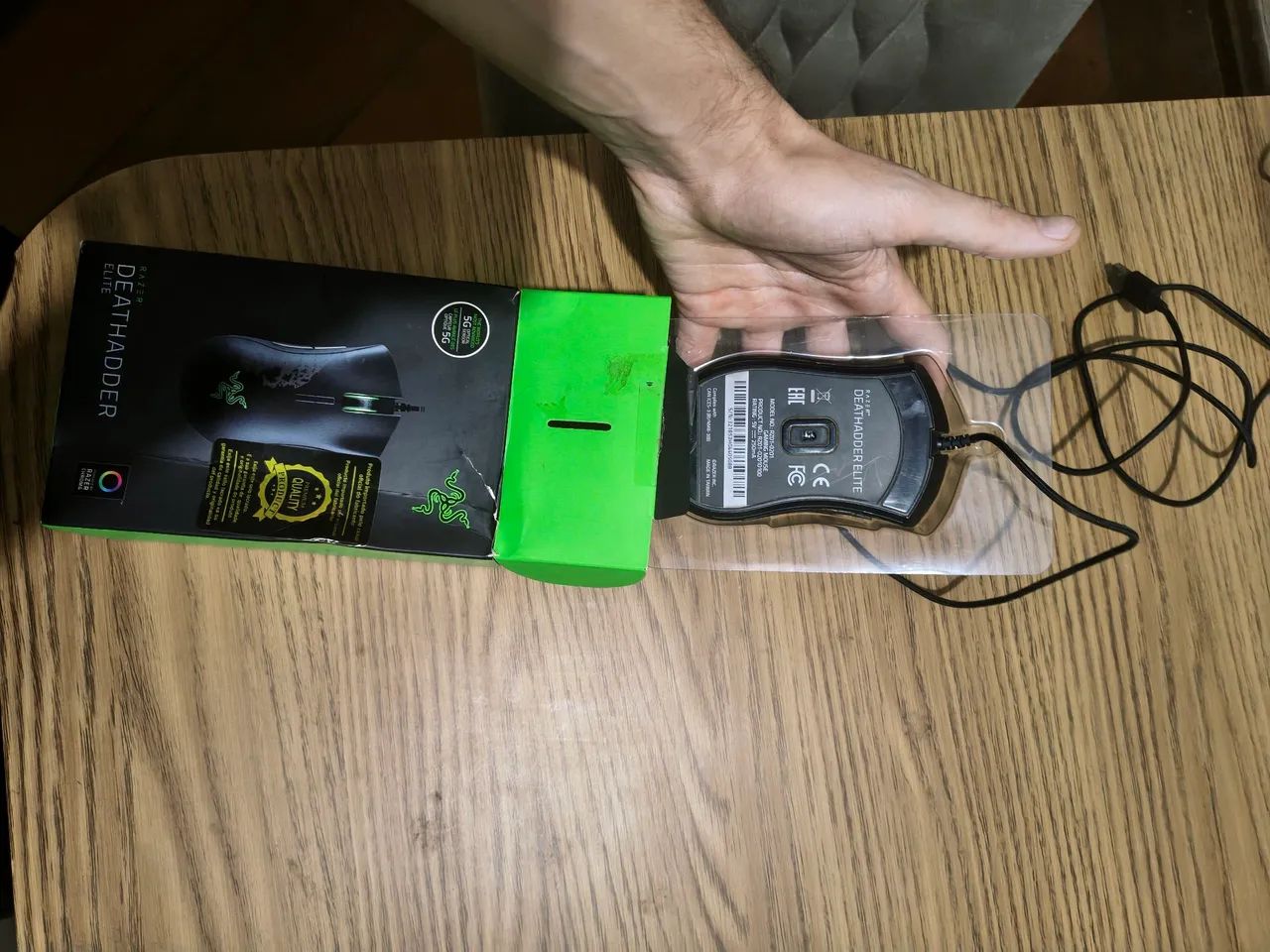 Mouse gamer RAZER DEATHADDER ELITE CHROMA - Foto 2