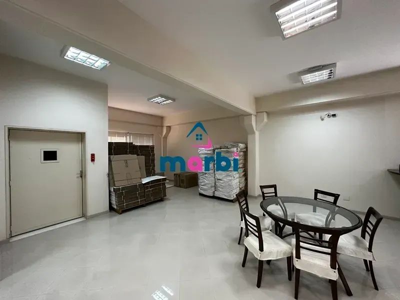 Prédio Comercial Moderno de Esquina com 3 Andares e Elevador de Carga - Foto 2