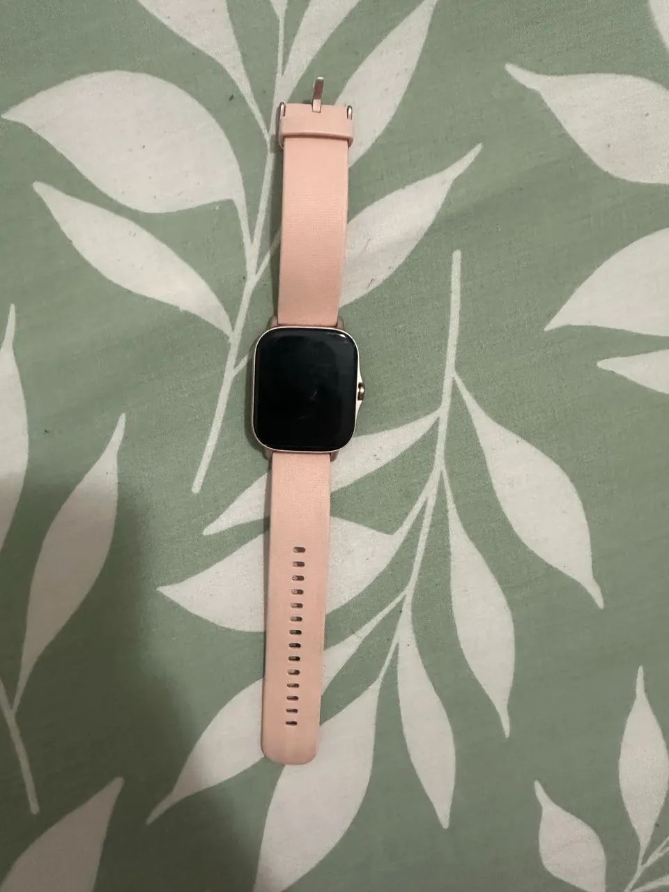 Amazfit GTS 2 na cor rosa 