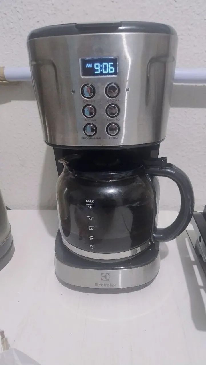 Cafeteira elétrica com despertador 